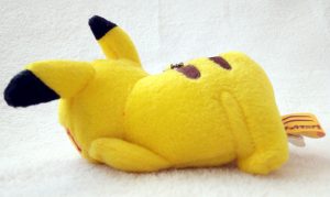 Pikachu Mania Sleeping keychain Plush back
