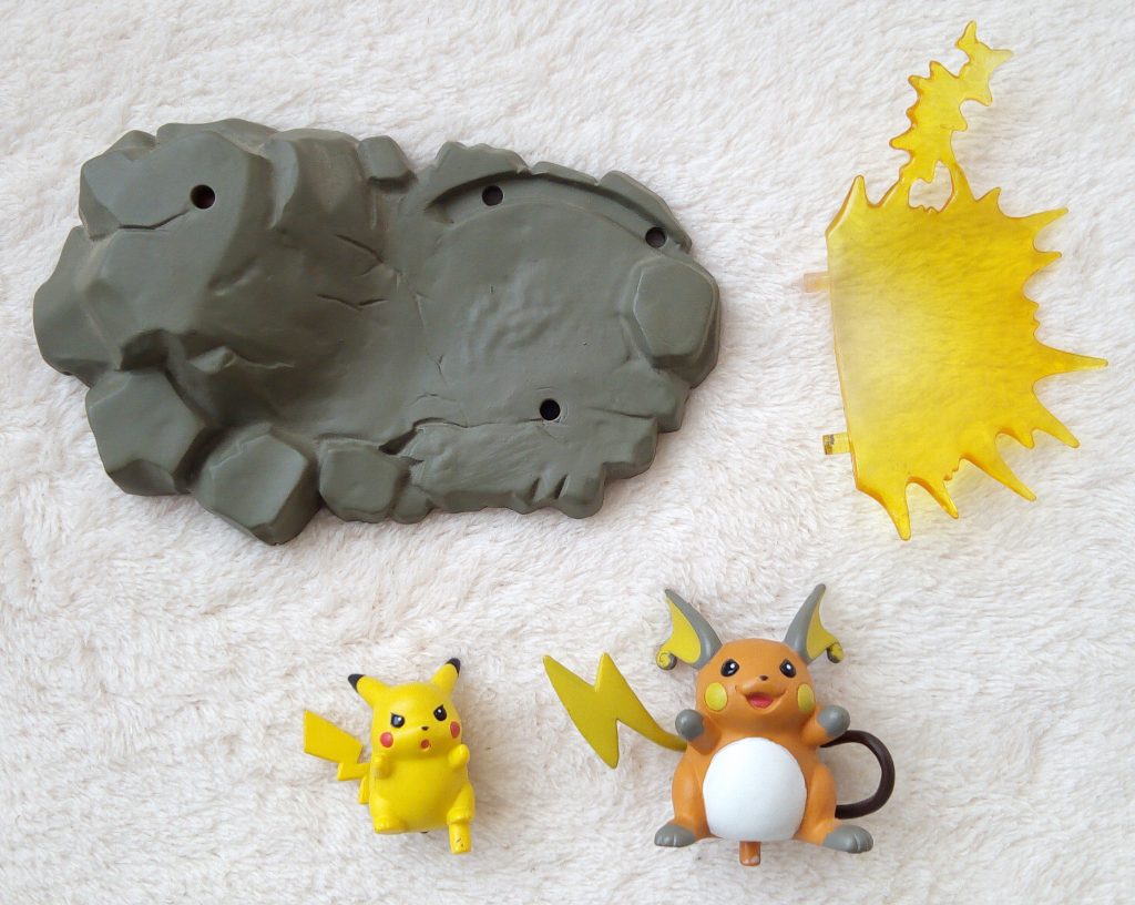 Pokémon 10 Battles [Battle for Life] by Banpresto Pikachu VS Raichu pieces