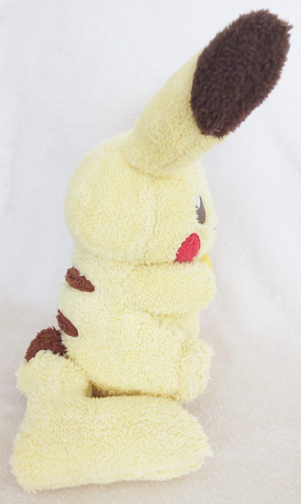 Pikachu & Friends with berries Pikachu plush side