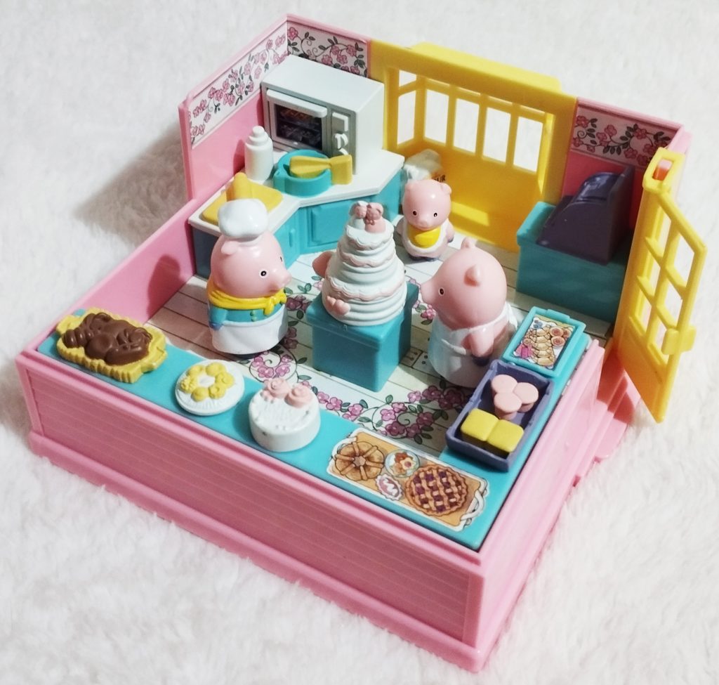 Furry Families by Takara, Pig Family Bakery Playset