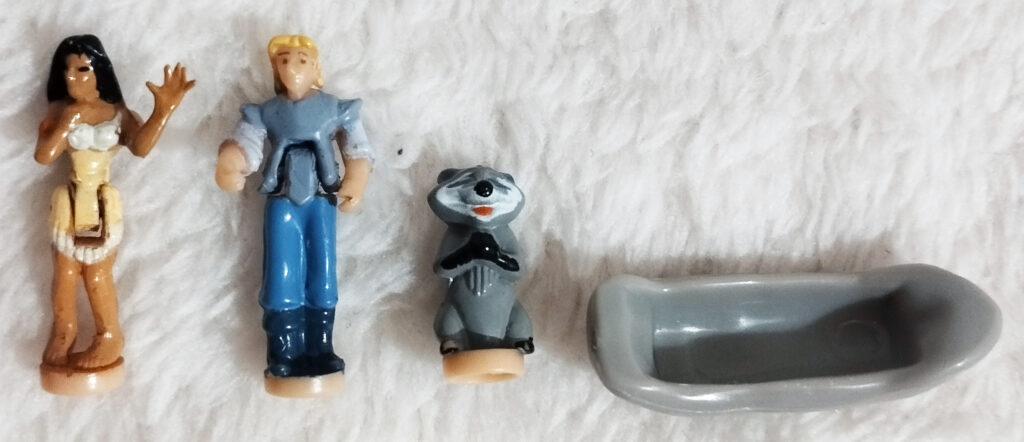 Disney Tiny Collection by Bluebird - Pocahontas Playcase, figures
