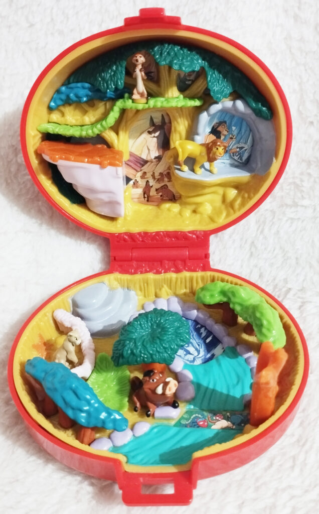 Disney Tiny Collection by Bluebird - The Lion King Playcase, inside