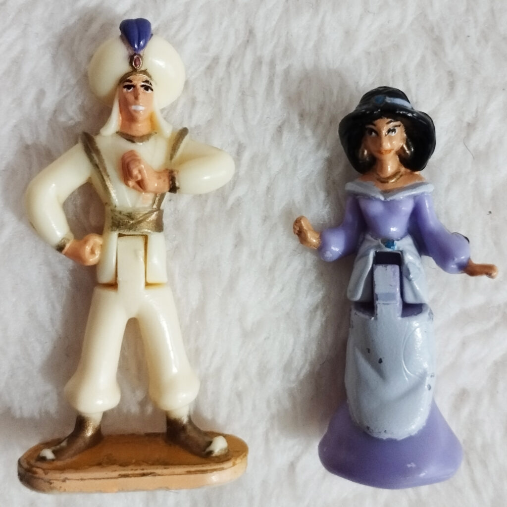 Once Upon a Time Locket by Mattel - Aladdin figures