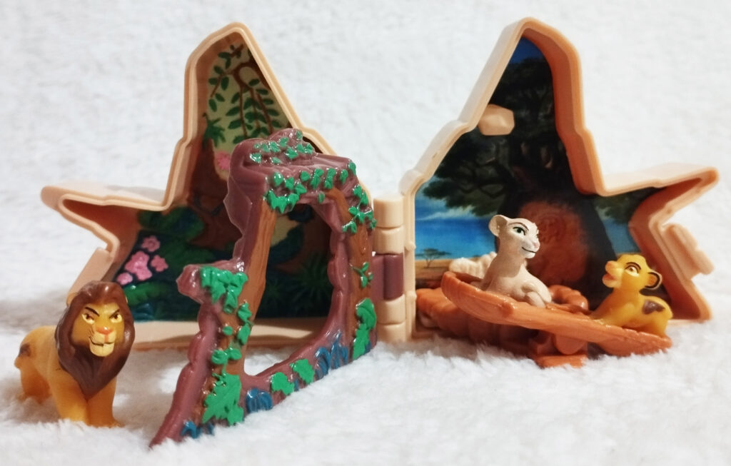 The Lion King Mini Pride Rock Playset by Mattel interior with figures