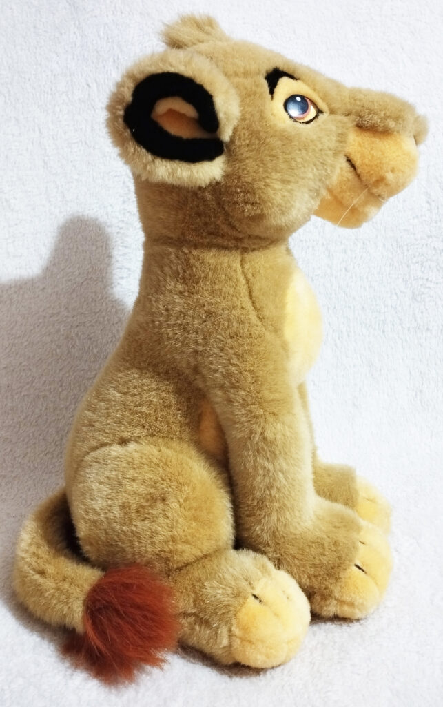 The Lion King 1994 plush by Disneyland / Disney World / Disneystore - Simba (young) sitting - side