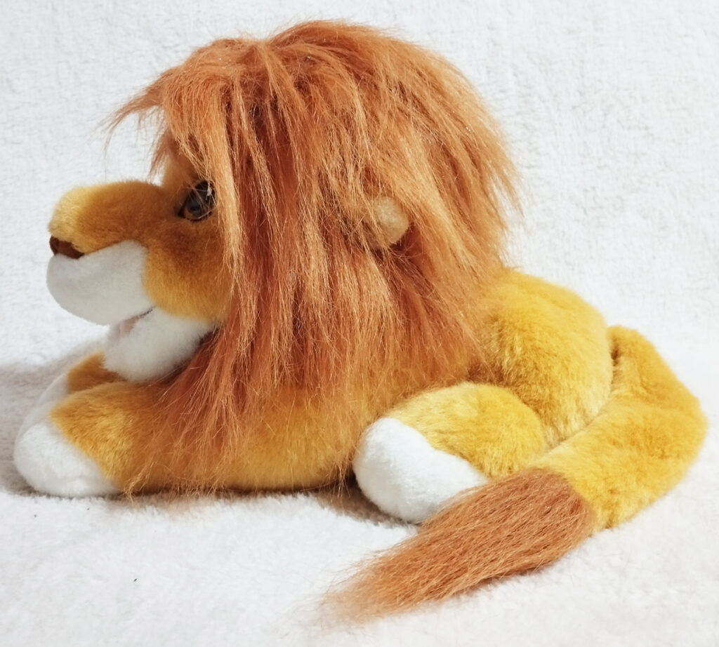 The Lion King Roaring Simba plush by Mattel - side