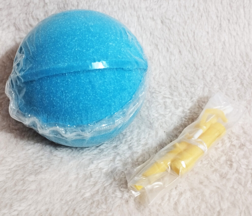 Pokémon Surprise Egg Bath Ball by Fishing in the Bath by Bandai - out of packaging
