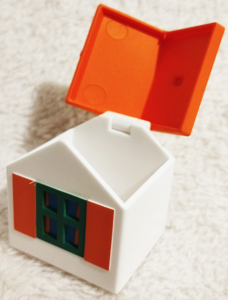 RingColle! Miffy Ring by Bandai - Miffy House ringbox open