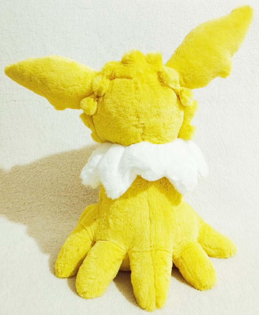 Pokémon Comfy Friends plush by Pokémon Center - Wave 7 - Jolteon (back)