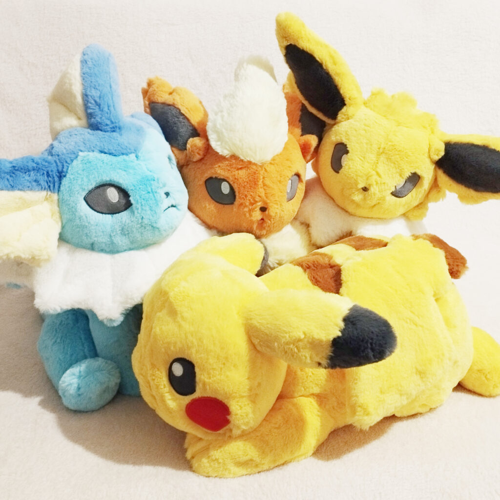 Pokémon Comfy Friends plush by Pokémon Center